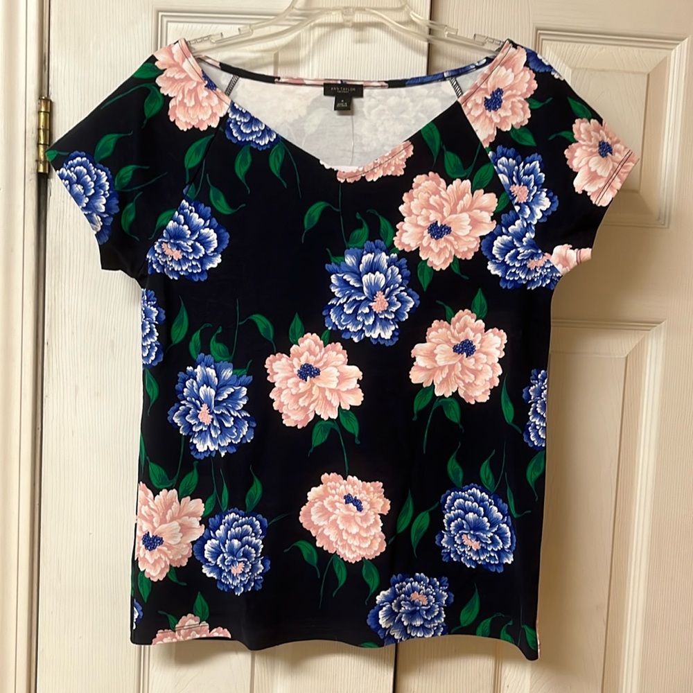 Ann Taylor Factory Short Sleeve navy and floral top - NWT